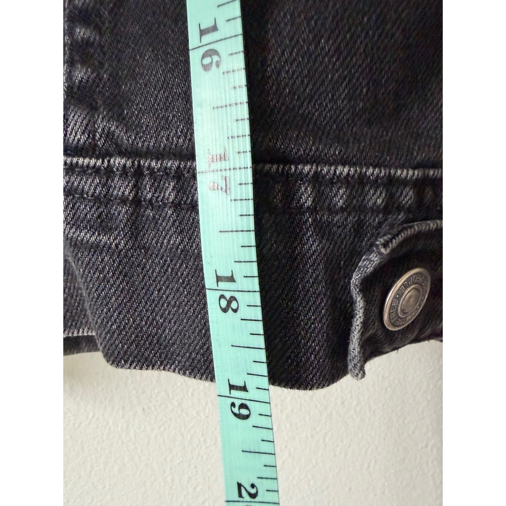Free People Denim Jacket XS Black Cropped Faded Trucker Boho Edgy Grunge - Picture 13 of 14